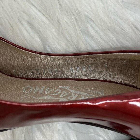 Salvatore Ferragamo Women’s Red Patent Leather Almond‎ Toe Designer Pumps US 8 - Picture 14 of 16